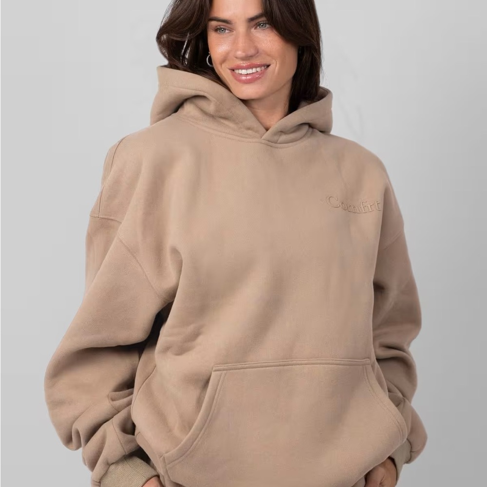 Comfrt Minimalist Sweatsuit Set - Picture 9 of 11